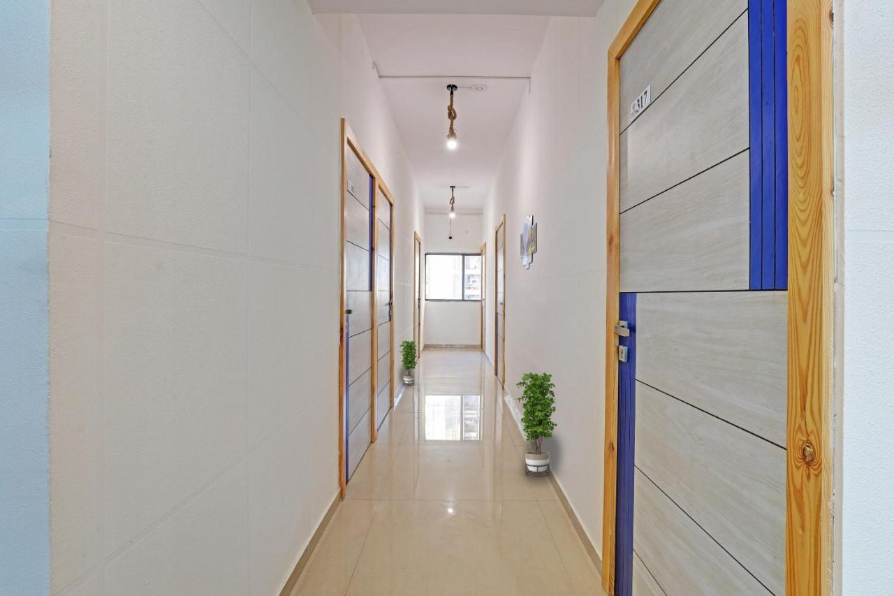 Hotel Solitaire, Best Luxurious Hotel Ac Rooms In Surat Eksteriør bilde